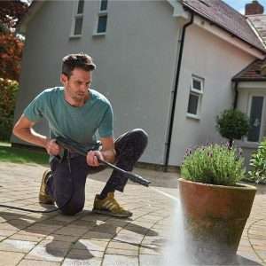 نمایی از کارواش بوش مدل Universal Aquatak 135 – قدرت و سرعت در شستشو